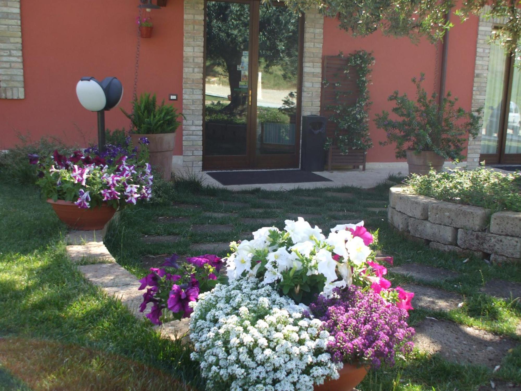 Agriturismo Il Borgo Degli Ulivi Roseto Degli Abruzzi Luaran gambar